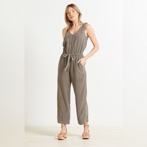 evereve Dana tie sleeve jump suit - M